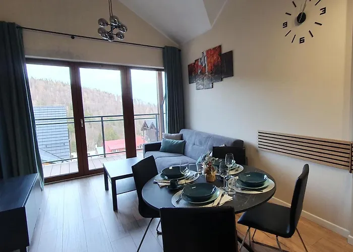 Karpatia Krystallos Z Balkonem I Widokiem Na Gory דירה