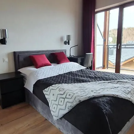 Karpatia Krystallos Z Balkonem I Widokiem Na Góry *