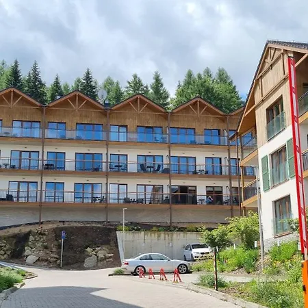 شقة Karpatia Krystallos Z Balkonem I Widokiem Na Gory كارباش